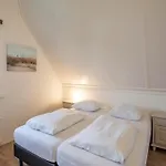 With View Over The Park De Buitenplaats * カラントスウオーフ