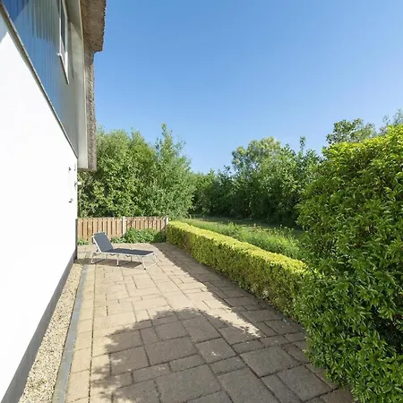 Beautifully Situated Luxury On The Water Villa *