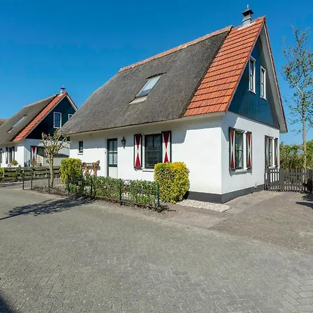 Beautifully Situated Luxury On The Water Villa Callantsoog