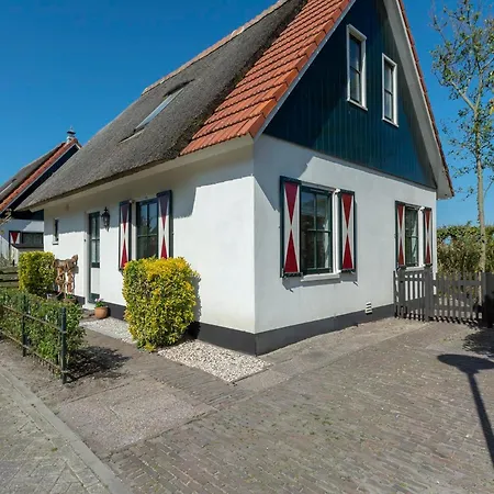 Beautifully Situated Luxury On The Water Callantsoog
