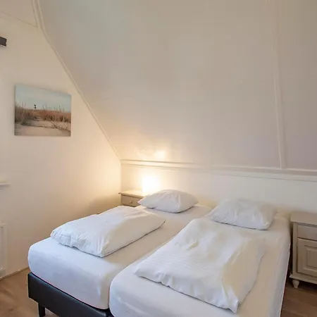 With View Over The Park De Buitenplaats * Callantsoog