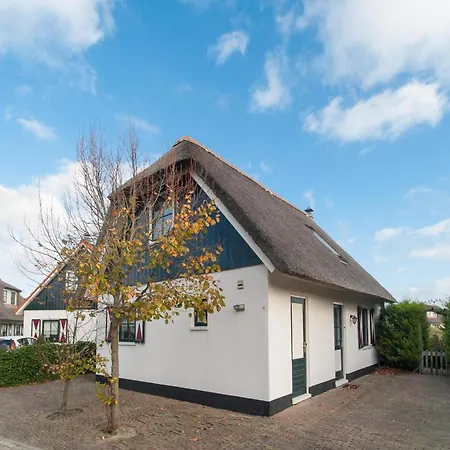 Beautifully Situated Luxury On The Water *