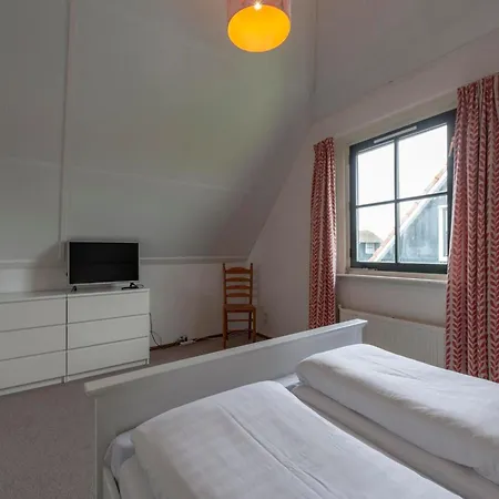 With View Over The Park De Buitenplaats * Callantsoog