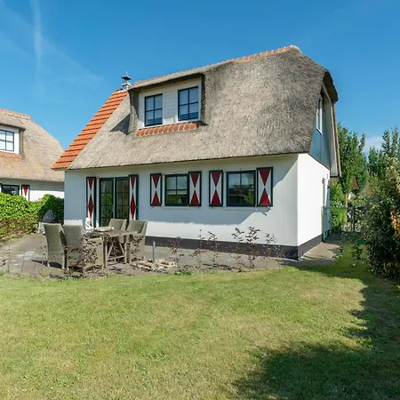 With View Over The Park De Buitenplaats Vila Callantsoog