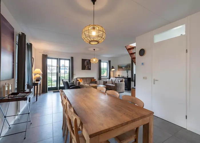 Villa With View Over The Park De Buitenplaats *