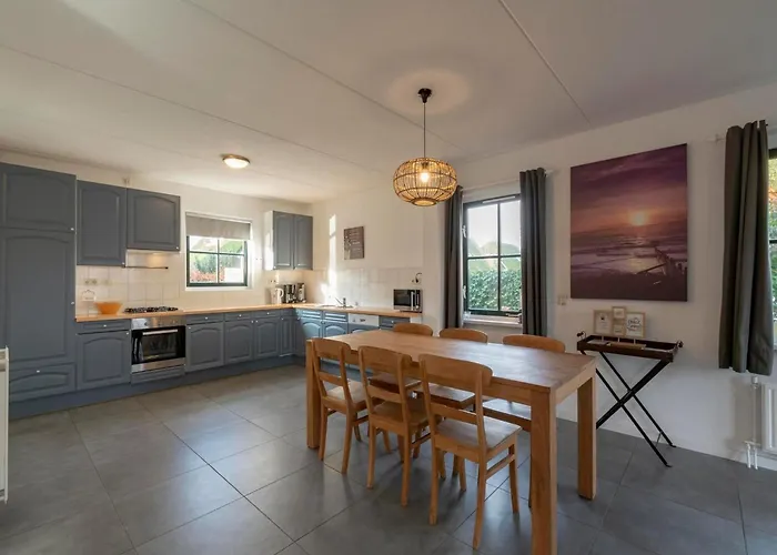 Villa With View Over The Park De Buitenplaats *