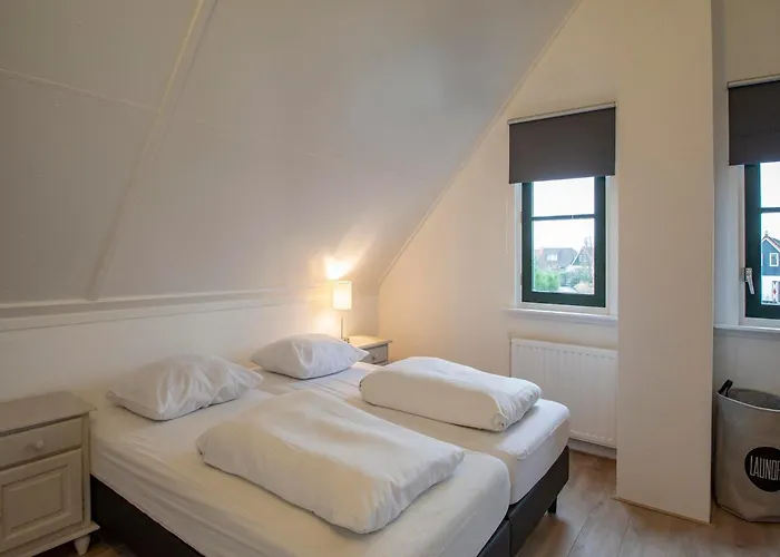 With View Over The Park De Buitenplaats Villa Callantsoog