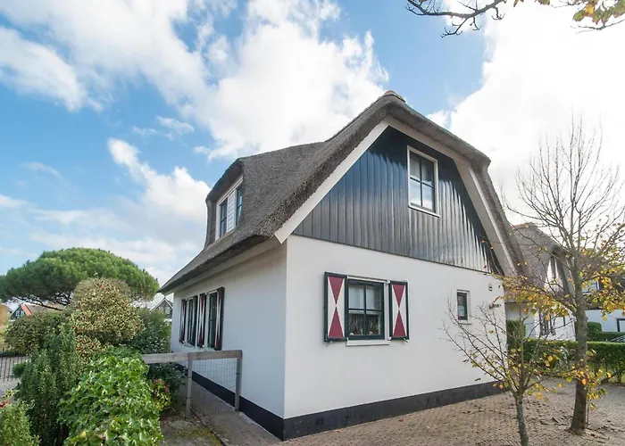 With View Over The Park De Buitenplaats Callantsoog