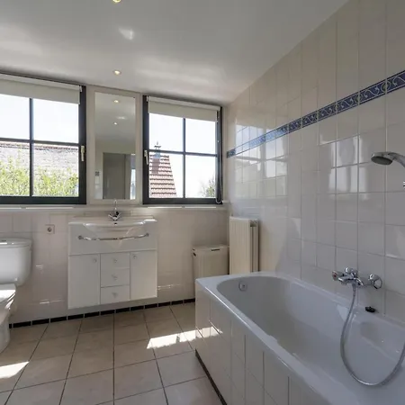 Villa Buitenplaats 42 - *