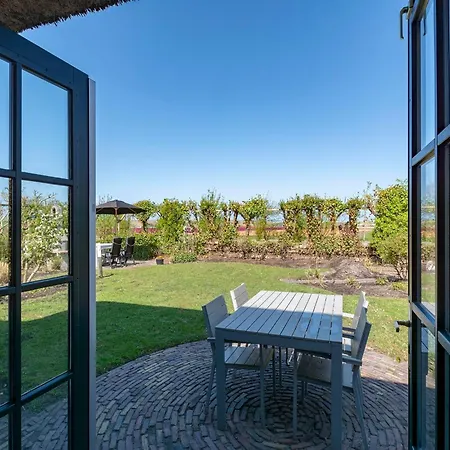 With View Over The Park De Buitenplaats *