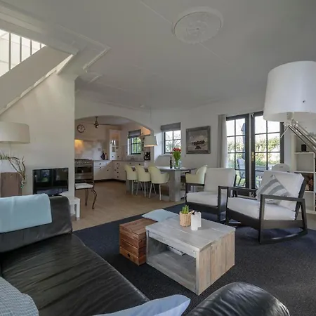 With View Over The Park De Buitenplaats