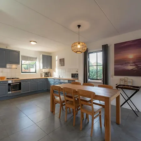 Villa With View Over The Park De Buitenplaats *