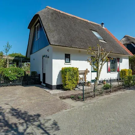 With View Over The Park De Buitenplaats Villa