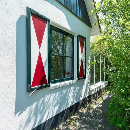 With View Over The Park De Buitenplaats Villa