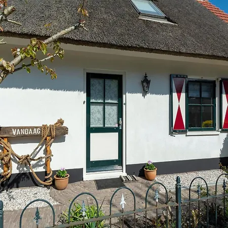 Villa With View Over The Park De Buitenplaats