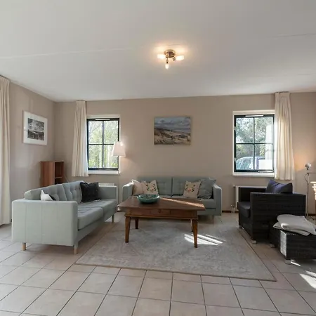 Villa With View Over The Park De Buitenplaats *