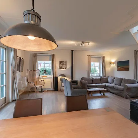 Villa With View Over The Park De Buitenplaats