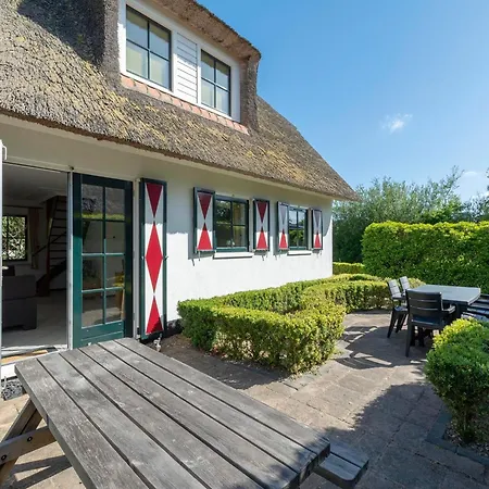 With View Over The Park De Buitenplaats Villa